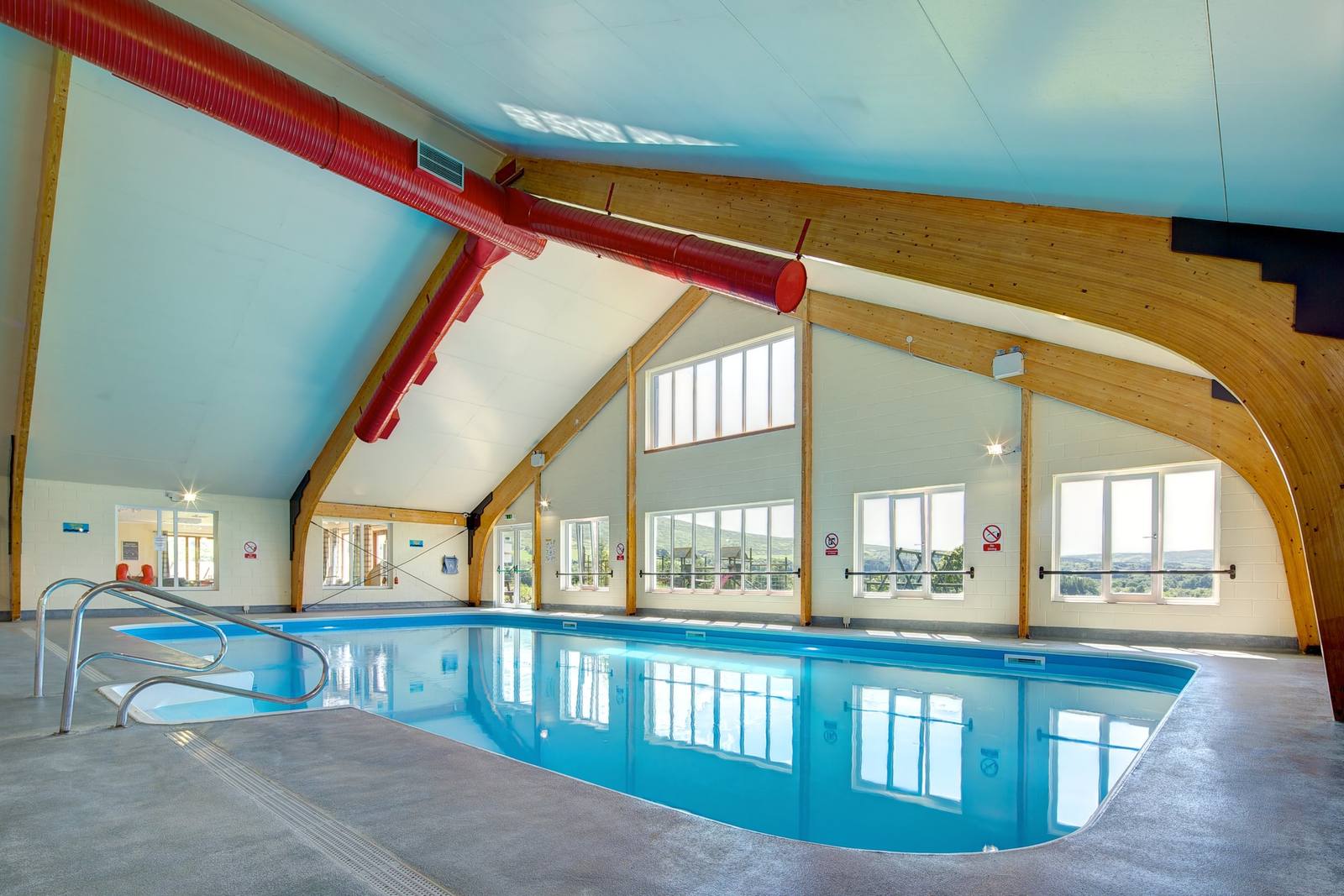 The indoor swimming pool at Brunston Country Retreat